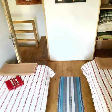 Charming House In + Garden Feriehus
