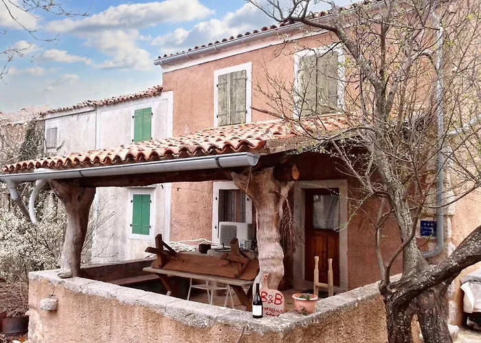 Charming House In + Garden * Filozići
