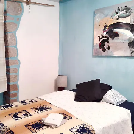 Semesterbostad Charming House In + Garden *